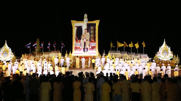 พิธีถวายเครื่องราชสักการะ และจุดเทียนถวายพระพรชัยมงคล เนื่องในวันเฉลิมพระชนมพรรษาพระบาทสมเด็จพระวชิรเกล้าเจ้าอยู่หัว