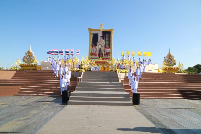 พิธีถวายเครื่องราชสักการะ และจุดเทียนถวายพระพรชัยมงคล เนื่องในวันเฉลิมพระชนมพรรษาพระบาทสมเด็จพระวชิรเกล้าเจ้าอยู่หัว