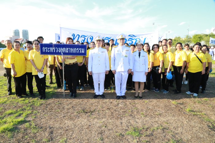 พิธีถวายเครื่องราชสักการะ และจุดเทียนถวายพระพรชัยมงคล เนื่องในวันเฉลิมพระชนมพรรษาพระบาทสมเด็จพระวชิรเกล้าเจ้าอยู่หัว