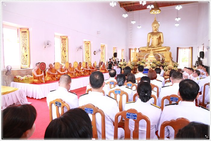 “ปลัดกอบชัย” นำคณะข้าราชการกระทรวงอุตฯ ถวายผ้าพระกฐินพระราชทาน ณ วัดบวรมงคล