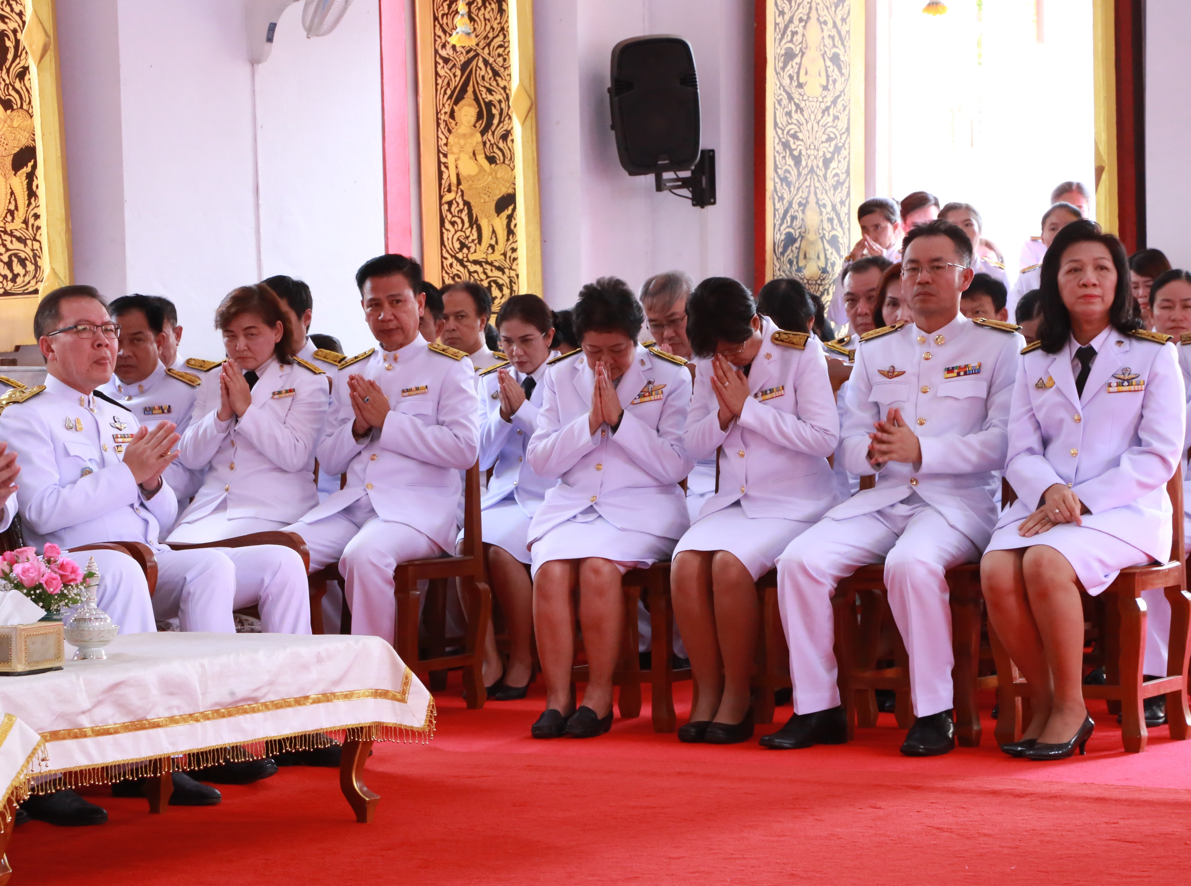 “ปลัดกอบชัย” นำคณะข้าราชการกระทรวงอุตฯ ถวายผ้าพระกฐินพระราชทาน ณ วัดบวรมงคล