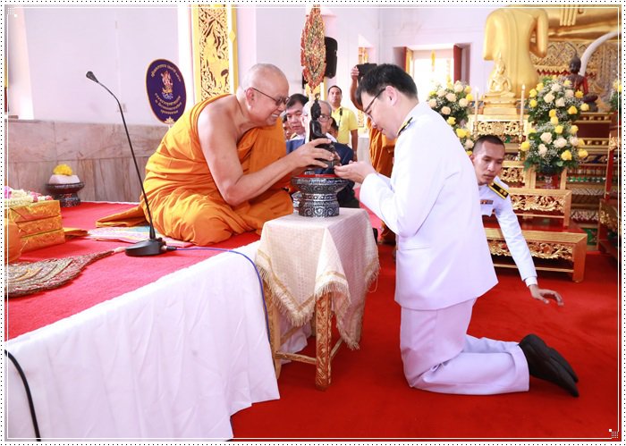 “ปลัดกอบชัย” นำคณะข้าราชการกระทรวงอุตฯ ถวายผ้าพระกฐินพระราชทาน ณ วัดบวรมงคล
