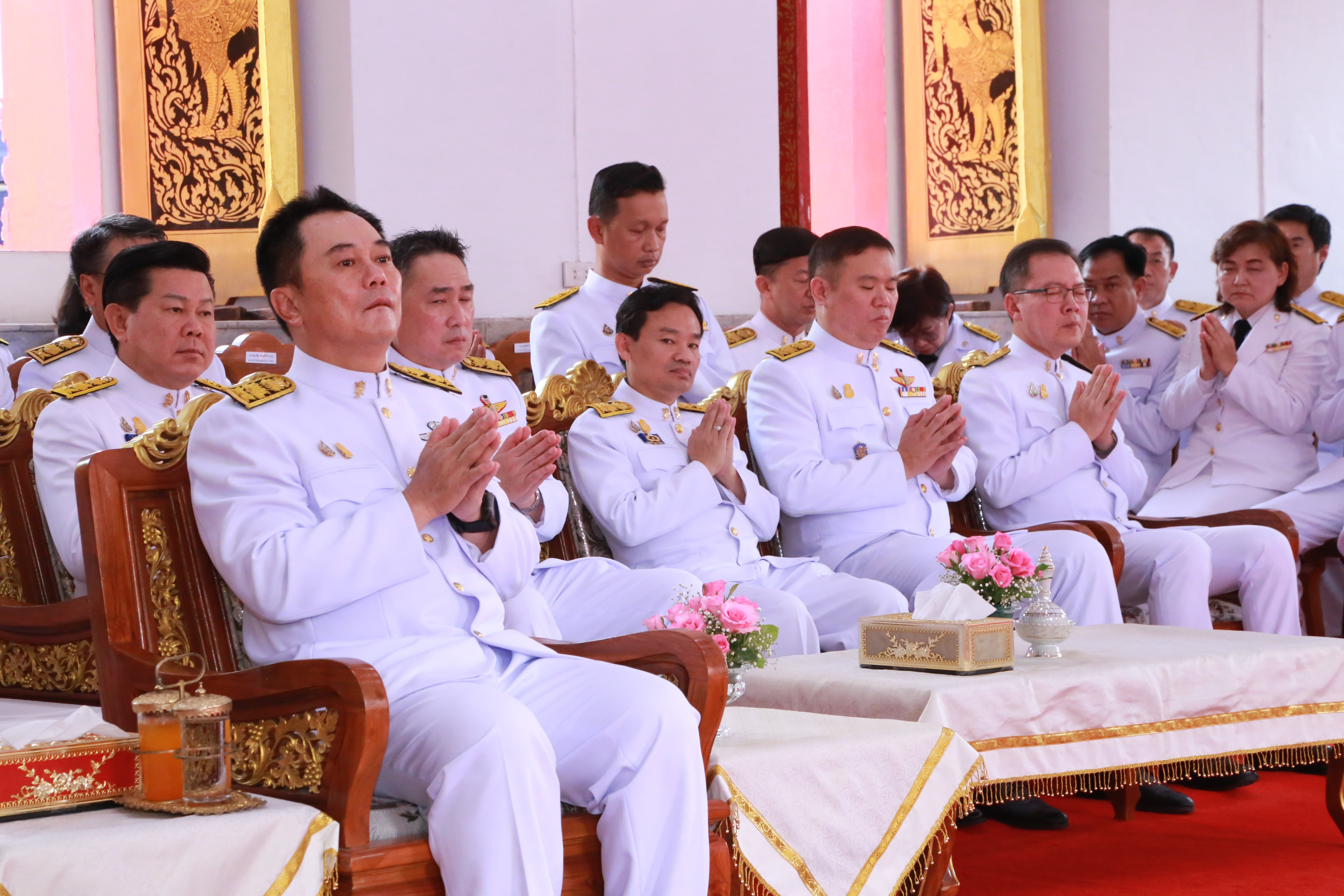 “ปลัดกอบชัย” นำคณะข้าราชการกระทรวงอุตฯ ถวายผ้าพระกฐินพระราชทาน ณ วัดบวรมงคล