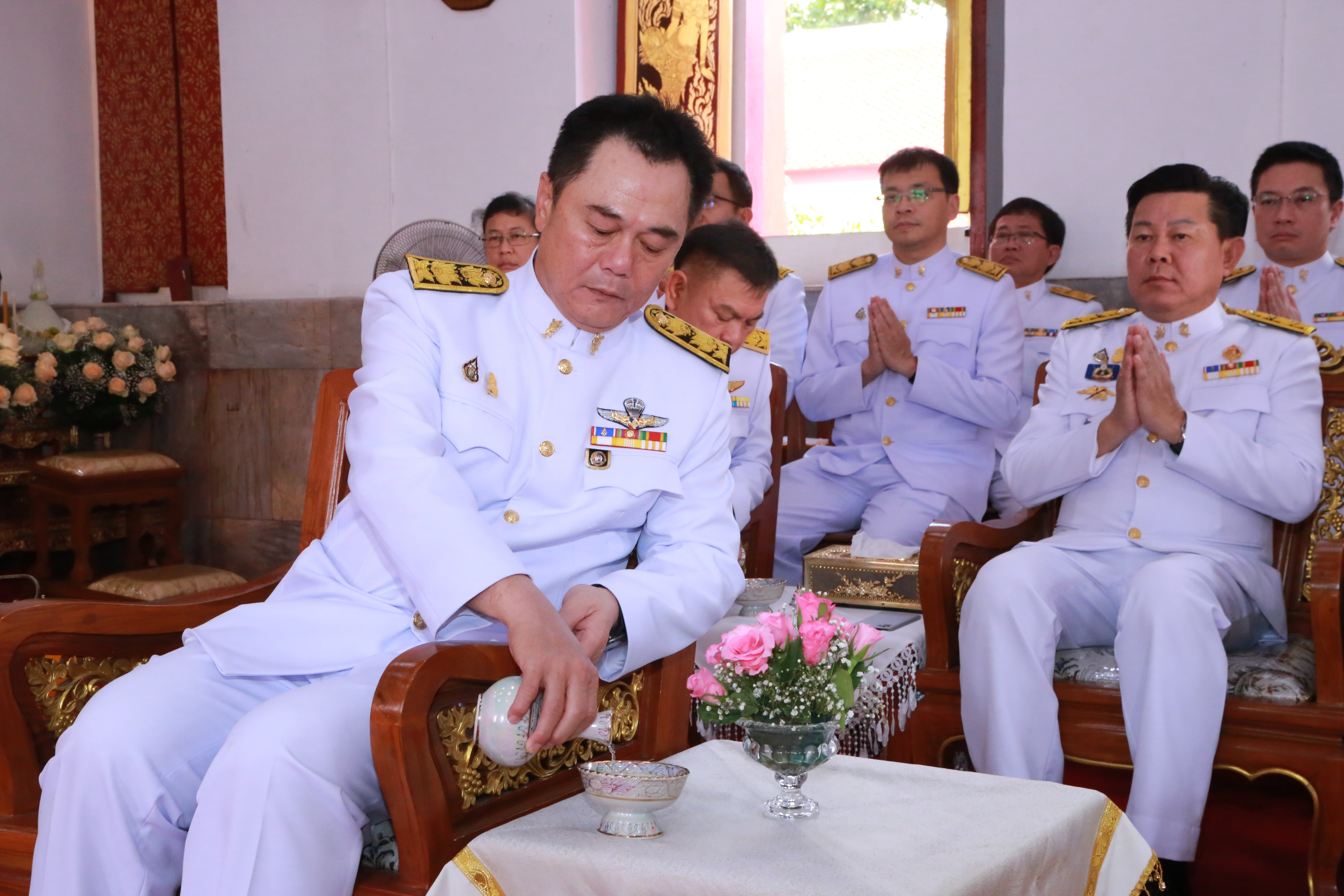 “ปลัดกอบชัย” นำคณะข้าราชการกระทรวงอุตฯ ถวายผ้าพระกฐินพระราชทาน ณ วัดบวรมงคล