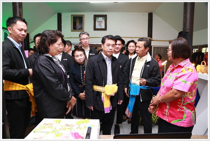 “อสอ.ณัฐพล” ร่วมคณะ “รมว.สุริยะ” ลงพื้นที่บ้านหัวเขาจีน รุดผลักดันอัตลักษณ์ท้องถิ่น เสริมแกร่งชุมชน อัพเกรดขึ้นแท่น CIV หวังสร้างรายได้ให้ชุมชนอย่างยั่งยืน