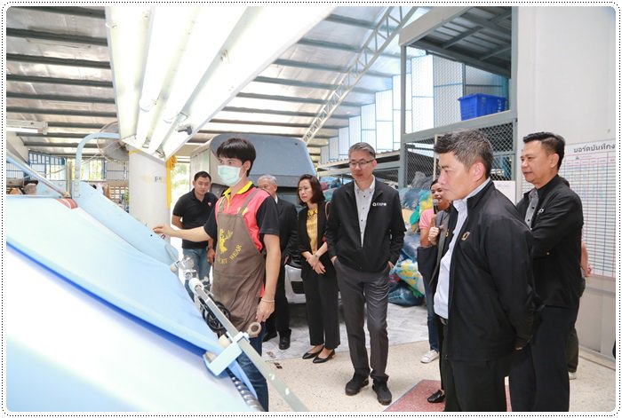“อสอ.ณัฐพล” นำคณะผู้บริหาร กสอ. ลงพื้นที่ตรวจเยี่ยมสถานประกอบการ ต้นแบบความสำเร็จธุรกิจชุมชน