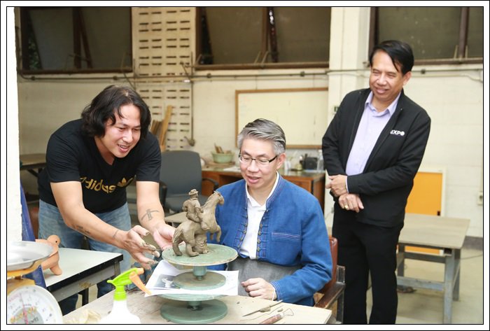 “อธิบดีณัฐพล” ตรวจเยี่ยมและมอบนโยบายแก่ ข้าราชการ พนักงาน และเจ้าหน้าที่ศูนย์วิจัยและพัฒนาวัสดุฯ จ. ลำปาง