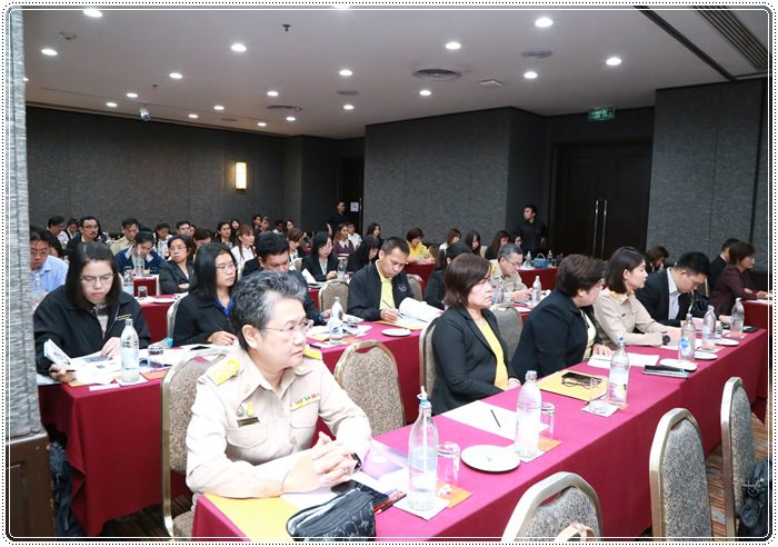 “อธิบดีณัฐพล” ร่วมประชุมนำเสนอผลการประเมินการทำงานโครงการ/กิจกรรมของ กสอ. ปี 2562 