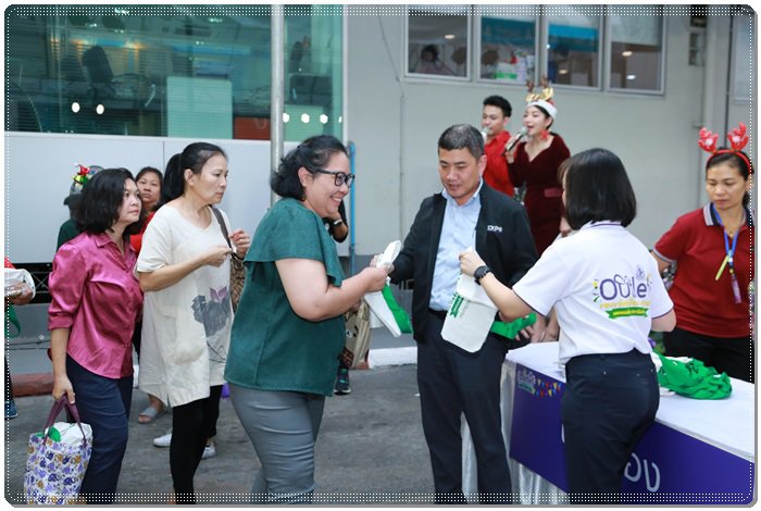 “อธิบดีณัฐพล” ร่วมกิจกรรมนาทีทองในงาน “Outlet ของขวัญเพื่อประชาชน มหกรรมสินค้าราคาโรงงาน"