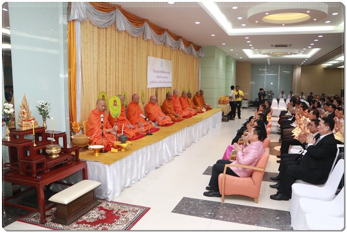 “อสอ.ณัฐพล” นำข้าราชการและเจ้าหน้าที่ กสอ. ร่วมพิธีตักบาตรเนื่องในโอกาสเถลิงศก.ใหม่
