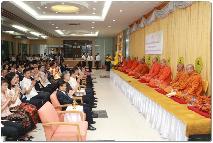 “อสอ.ณัฐพล” นำข้าราชการและเจ้าหน้าที่ กสอ. ร่วมพิธีตักบาตรเนื่องในโอกาสเถลิงศก.ใหม่