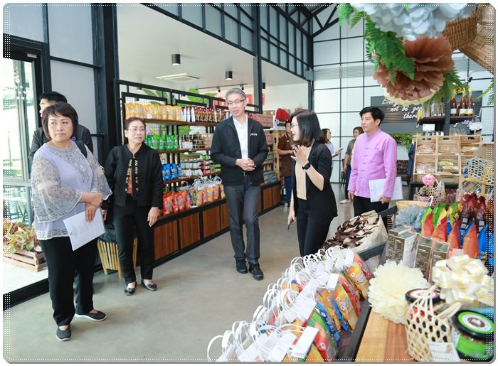 "อธิบดีณัฐพล" นำคณะสื่อมวลชนลงพื้นที่เมืองน่าน ชมสถานประกอบการแปรรูปถั่วลิสง โชว์ความสำเร็จหลักสูตร NEC