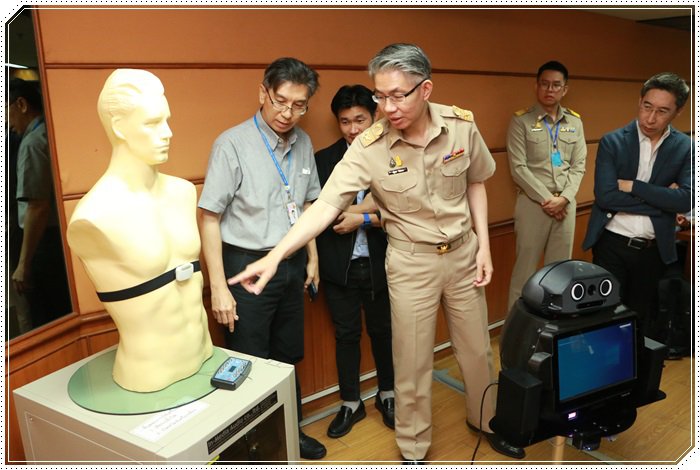 "อธิบดีณัฐพล" ร่วมหารือนวัตกรรมด้านการแพทย์ หนุนพัฒนาหุ่นยนต์ดูแลผู้ป่วยโรคหลอดเลือดสมอง