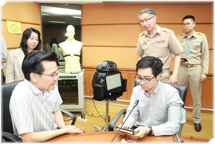 "อธิบดีณัฐพล" ร่วมหารือนวัตกรรมด้านการแพทย์ หนุนพัฒนาหุ่นยนต์ดูแลผู้ป่วยโรคหลอดเลือดสมอง