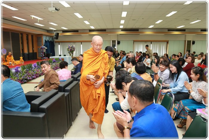 “อธิบดีณัฐพล” นำพลพรรค กสอ. ทำบุญเลี้ยงพระ เนื่องในโอกาสครบรอบ 78 ปี กสอ. 