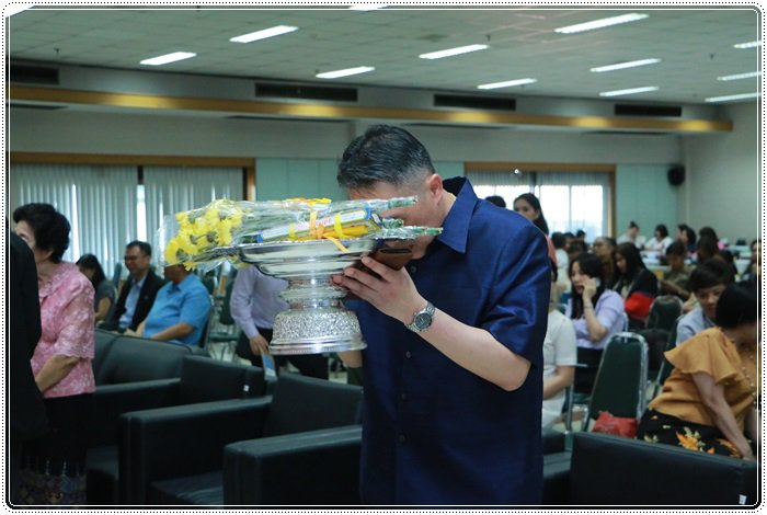 “อธิบดีณัฐพล” นำพลพรรค กสอ. ทำบุญเลี้ยงพระ เนื่องในโอกาสครบรอบ 78 ปี กสอ. 