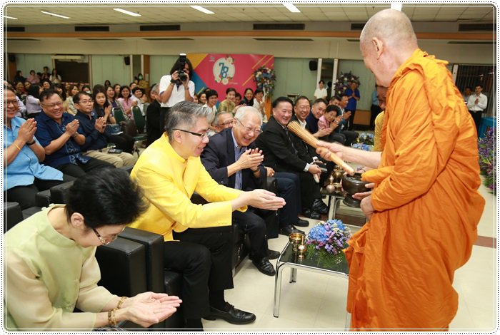 “อธิบดีณัฐพล” นำพลพรรค กสอ. ทำบุญเลี้ยงพระ เนื่องในโอกาสครบรอบ 78 ปี กสอ. 