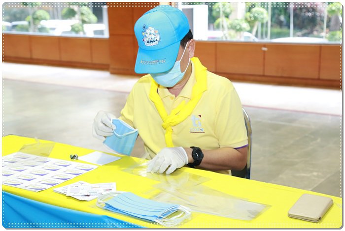 “อธิบดีณัฐพล” นำพลพรรค กสอ. ทำความดีด้วยหัวใจ ส่งต่อหน้ากากอนามัยแก่ รพ.รามาธิบดี