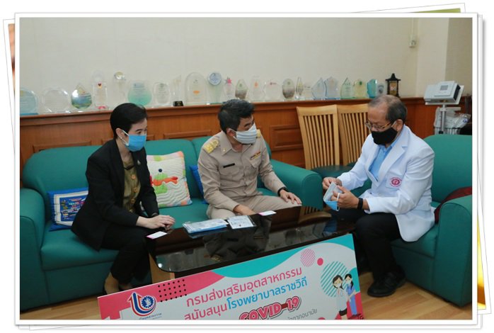 “รสอ.ภาสกร” ส่งมอบ Jacket Mask แก่บุลากรทางการแพทย์ รพ.ราชวิถี