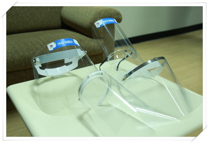 กสอ. จับมือ สถาบันพลาสติก ผลิต "FACE SHIELD" ส่งมอบให้กับบุคลากรทางการแพทย์และอสม.ในส่วนกลางและภูมิภาค