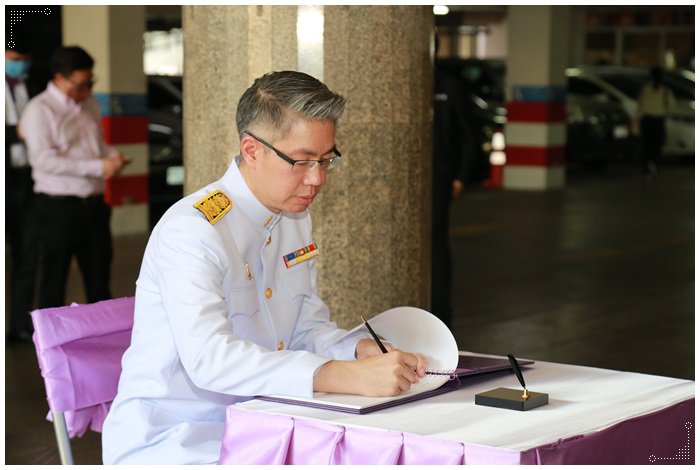 “อธิบดีณัฐพล” ลงนามถวายพระพรชัยมงคล เนื่องในโอกาสวันเฉลิมพระชนมพรรษาสมเด็จพระนางเจ้าฯ พระบรมราชินี 42 พรรษา