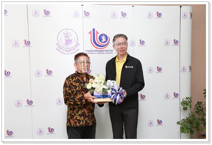“อธิบดีณัฐพล” นำคณะสื่อมวลชนลงพื้นที่เยี่ยมชมต้นแบบวิสาหกิจ ฝ่าวิกฤตโควิด-19 พาธุรกิจไปต่ออย่างแข็งแกร่ง