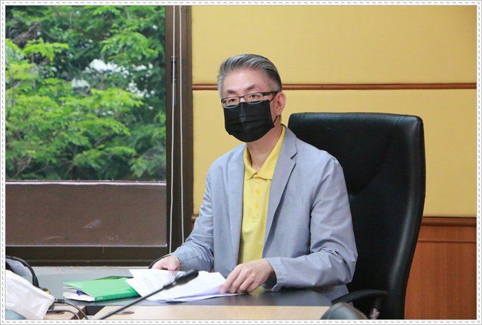 กรุงเทพฯ 1 กรกฎาคม 2563 – นายณัฐพล รังสิตพล อธิบดีกรมส่งเสริมอุตสาหกรรม ให้เกียรติเป็นประธานในพิธีเปิดกิจกรรมการฝึกอบรมเชิงปฏิบัติการผ่านระบบออนไลน์ ในหัวข้อ “แนวทางการปฏิบัติราชการที่ดี เพื่อลดความเสี่ยงในการปฏิบัติงาน” โดยมีนางสาวณัฏฐิญา เนตยสุภา เลขานุ