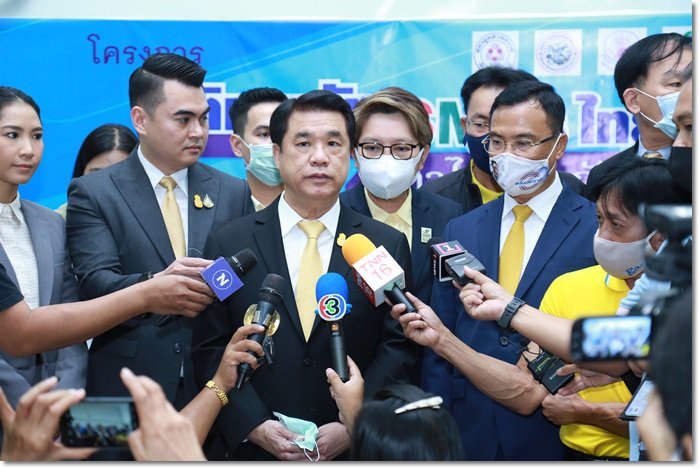 "อธิบดีณัฐพล" ร่วมทีม รวอ.สุริยะ ลงพื้นที่สมุทรปราการ สานต่อโครงการเติมพลังเอสเอ็มอีไทย
