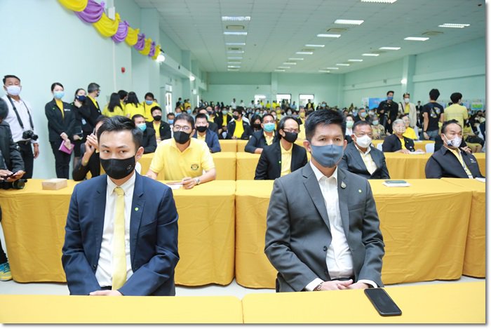 "อธิบดีณัฐพล" ร่วมทีม รวอ.สุริยะ ลงพื้นที่สมุทรปราการ สานต่อโครงการเติมพลังเอสเอ็มอีไทย