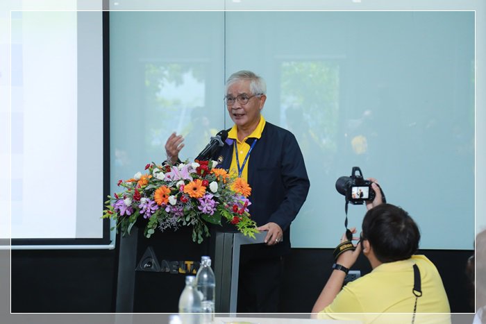 "รมว.สุริยะ" เยี่ยมชมสถานประกอบการที่พัฒนาเทคโนโลยีการผลิตชิ้นส่วนอิเล็กทรอนิกส์ด้วยระบบอัตโนมัติ