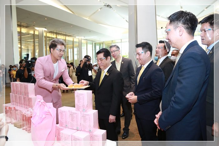 กระทรวงอุตฯ ผนึก สยามพิวรรธน์ กันตนา จัด “ตลาดนัดดารา” ครั้งใหญ่  รวมสินค้าออกแบบยุคใหม่ กระตุ้นรายได้ผู้ประกอบการสร้างสรรค์