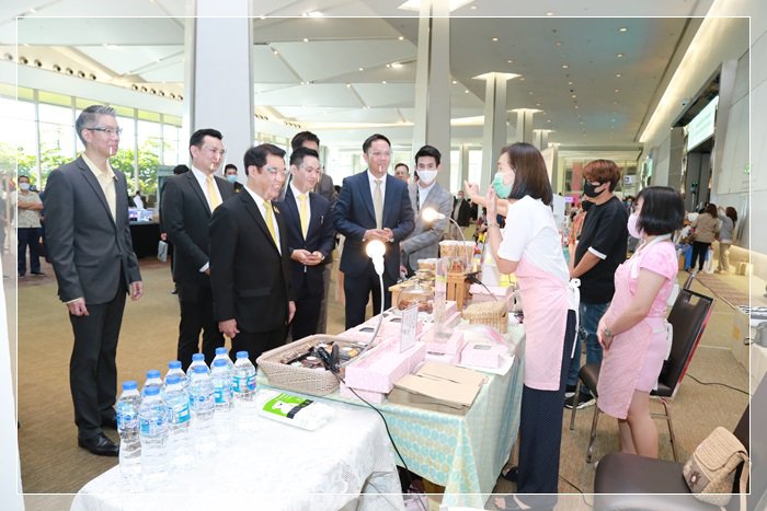 กระทรวงอุตฯ ผนึก สยามพิวรรธน์ กันตนา จัด “ตลาดนัดดารา” ครั้งใหญ่  รวมสินค้าออกแบบยุคใหม่ กระตุ้นรายได้ผู้ประกอบการสร้างสรรค์
