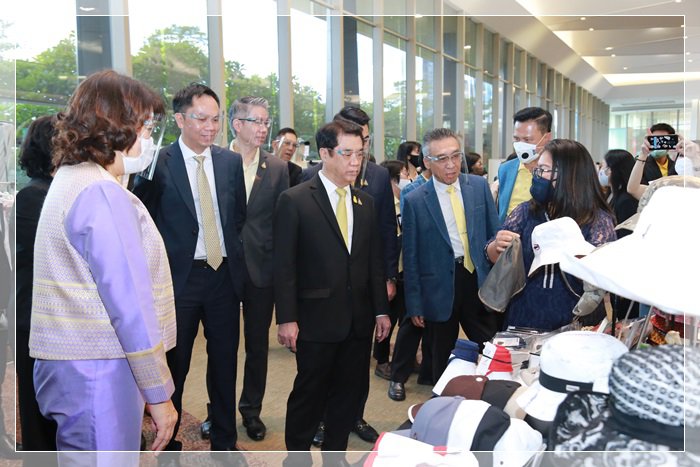 กระทรวงอุตฯ ผนึก สยามพิวรรธน์ กันตนา จัด “ตลาดนัดดารา” ครั้งใหญ่  รวมสินค้าออกแบบยุคใหม่ กระตุ้นรายได้ผู้ประกอบการสร้างสรรค์