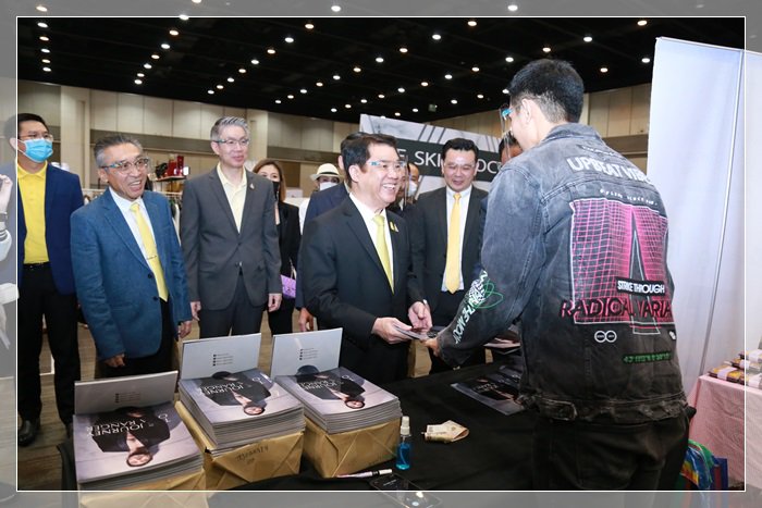 กระทรวงอุตฯ ผนึก สยามพิวรรธน์ กันตนา จัด “ตลาดนัดดารา” ครั้งใหญ่  รวมสินค้าออกแบบยุคใหม่ กระตุ้นรายได้ผู้ประกอบการสร้างสรรค์