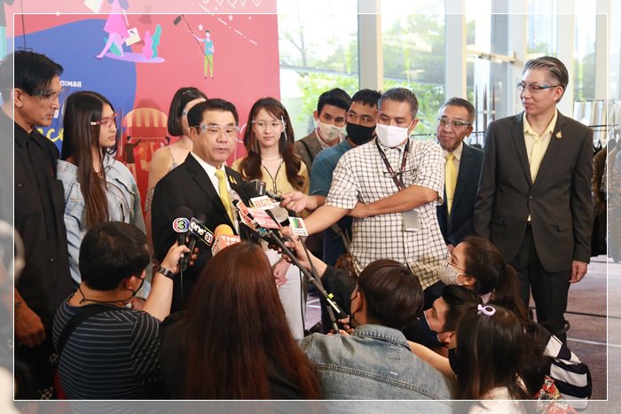 กระทรวงอุตฯ ผนึก สยามพิวรรธน์ กันตนา จัด “ตลาดนัดดารา” ครั้งใหญ่  รวมสินค้าออกแบบยุคใหม่ กระตุ้นรายได้ผู้ประกอบการสร้างสรรค์