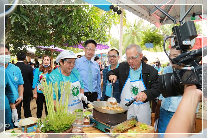 กระทรวงอุตฯ ลงพื้นที่คิกออฟแหล่งเรียนรู้ชุมชนตะเคียนเตี้ย