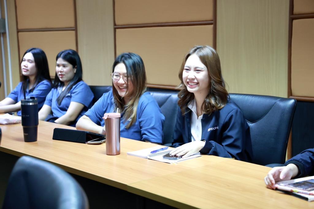 “อธิบดีณัฏฐิญา” เปิดบ้านติวเข้มคลื่นลูกใหม่ พร้อมเน้นย้ำการทำงานเพื่อผู้ประกอบการที่ดีพร้อมและเกิดผลสัมฤทธิ์ตามนโยบาย “ดีพร้อมคอมมูนิตี้ ที่นี่มีแต่ให้”