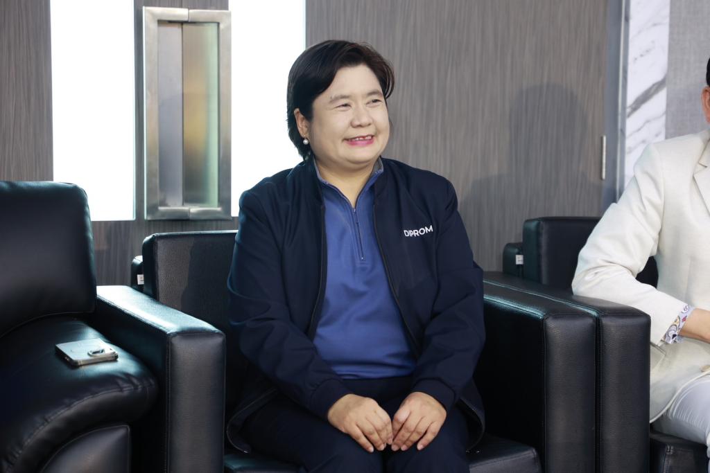 “ดีพร้อม” เดินหน้าขับเคลื่อนซอฟต์พาวเวอร์แฟชั่นไทย สาขาบิวตี้ เสริมภาพลักษณ์ พัฒนาบุคลากรแบบดีพร้อม สร้างความความประทับใจในการบริการให้มีประสิทธิภาพ สอดรับแนวทางการปฏิรูปอุตสาหกรรมไทยสู่เศรษฐกิจยุคใหม่ตามนโยบาย รมว.เอกนัฎ