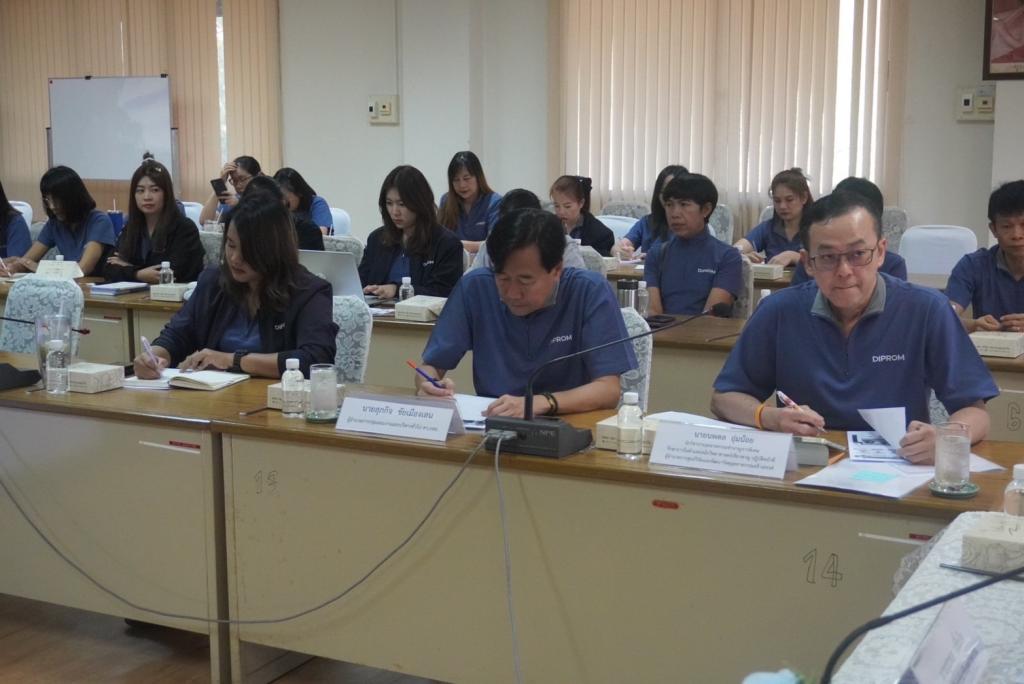 “รองอธิบดีสุรพล” ติดตามการดำเนินงาน ศูนย์วิจัยและพัฒนาวัสดุอุตสาหกรรมสร้างสรรค์ สานนโยบาย “ดีพร้อม 5 ให้” ตรวจสอบเครื่องมือ อุปกรณ์ พร้อมให้บริการ กำชับตรวจสอบอาคารให้พร้อมจัดกิจกรรม สร้างรายได้ กระตุ้นเศรษฐกิจ