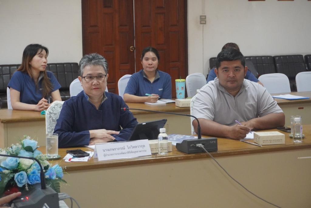 “รองอธิบดีสุรพล” ติดตามการดำเนินงาน ศูนย์วิจัยและพัฒนาวัสดุอุตสาหกรรมสร้างสรรค์ สานนโยบาย “ดีพร้อม 5 ให้” ตรวจสอบเครื่องมือ อุปกรณ์ พร้อมให้บริการ กำชับตรวจสอบอาคารให้พร้อมจัดกิจกรรม สร้างรายได้ กระตุ้นเศรษฐกิจ