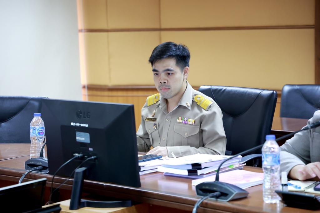 รสอ.ดุสิต เร่งติดตามการอนุมัติเงินทุนหมุนเวียน พร้อมกำชับการบริหารจัดการ NPL ช่วยเหลือผู้ประกอบการไทยให้เติบโตได้อย่างยั่งยืนตามนโยบาย "ที่นี่มีแต่ให้" ของ "อธิบดีณัฏฐิญา"