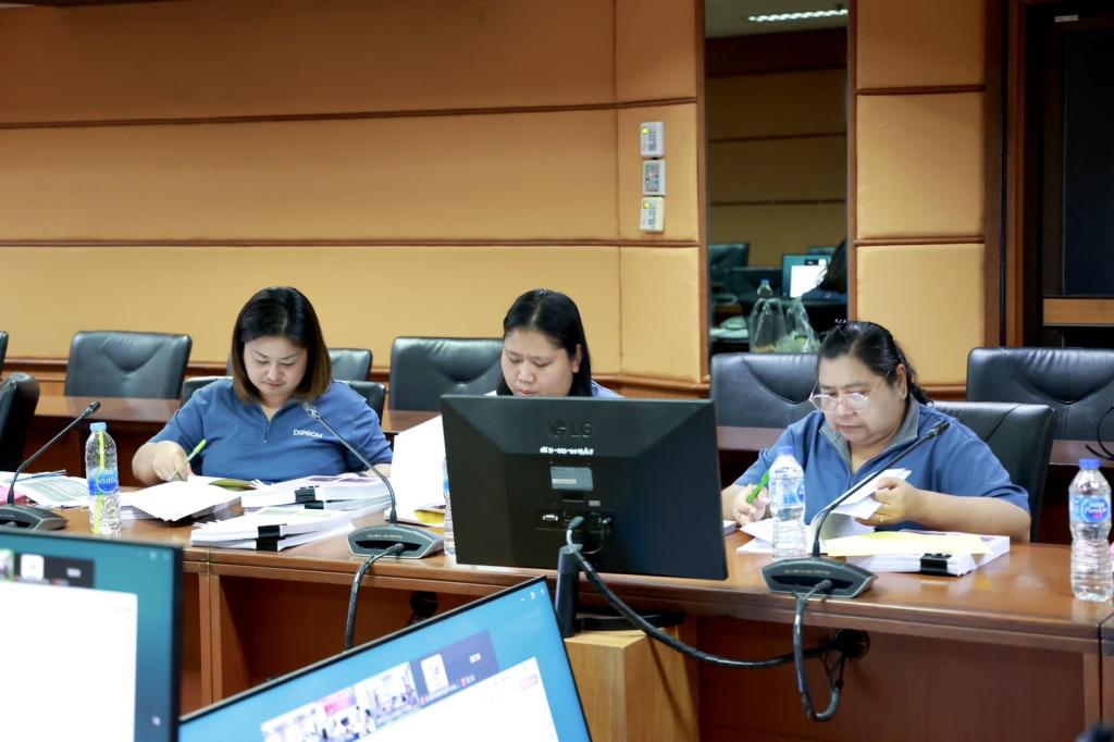 รสอ.ดุสิต เร่งติดตามการอนุมัติเงินทุนหมุนเวียน พร้อมกำชับการบริหารจัดการ NPL ช่วยเหลือผู้ประกอบการไทยให้เติบโตได้อย่างยั่งยืนตามนโยบาย "ที่นี่มีแต่ให้" ของ "อธิบดีณัฏฐิญา"