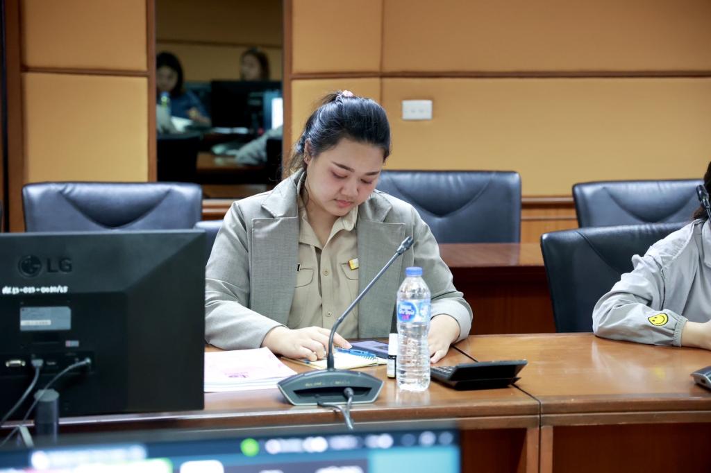 รสอ.ดุสิต เร่งติดตามการอนุมัติเงินทุนหมุนเวียน พร้อมกำชับการบริหารจัดการ NPL ช่วยเหลือผู้ประกอบการไทยให้เติบโตได้อย่างยั่งยืนตามนโยบาย "ที่นี่มีแต่ให้" ของ "อธิบดีณัฏฐิญา"