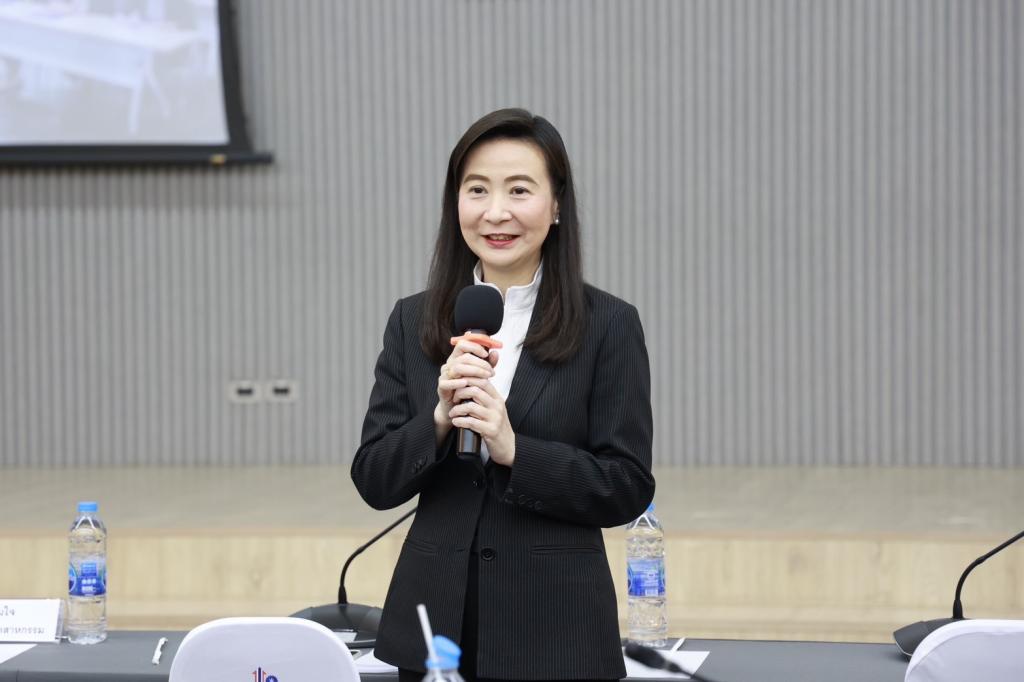 "อธิบดีณัฏฐิญา" มอบวุฒิบัตรบุคลากร “ดีพร้อม” ผู้ผ่านการฝึกอบรมการให้คำปรึกษาสถานประกอบการ (GMCE) พร้อมนำความรู้ด้านการบริหาร ผลิต ตลาด บัญชี ลงพื้นที่วินิจฉัย แก้ปัญหาตรงจุด ยกระดับผู้ประกอบการ สอดรับนโยบาย รมว. เอกนัฏ