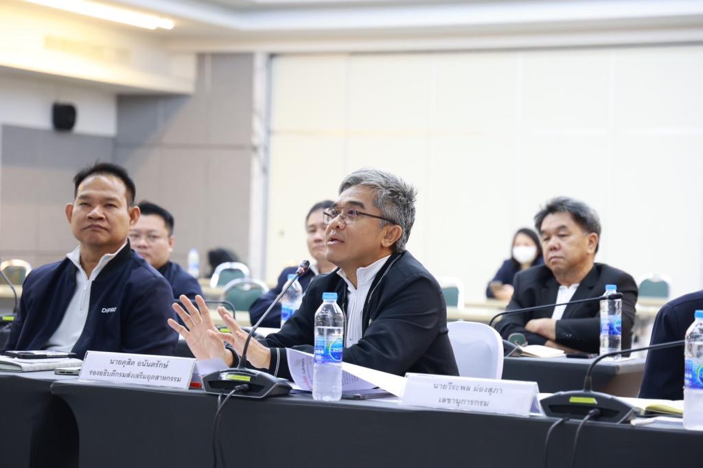 "อธิบดีณัฏฐิญา" มอบวุฒิบัตรบุคลากร “ดีพร้อม” ผู้ผ่านการฝึกอบรมการให้คำปรึกษาสถานประกอบการ (GMCE) พร้อมนำความรู้ด้านการบริหาร ผลิต ตลาด บัญชี ลงพื้นที่วินิจฉัย แก้ปัญหาตรงจุด ยกระดับผู้ประกอบการ สอดรับนโยบาย รมว. เอกนัฏ