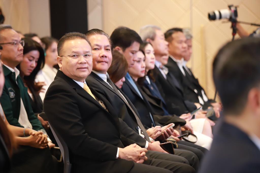 “ดีพร้อม” ผนึกกำลัง “บางจาก” ยักษ์ใหญ่น้ำมันเชื้อเพลิง จับมือ 5 พันธมิตรดันผลิต SAF หวังยกระดับธุรกิจการบินแห่งอนาคตสู่เป้าหมาย Net Zero ให้เติบโตอย่างยั่งยืน ตามนโยบาย รมว.เอกนัฏ