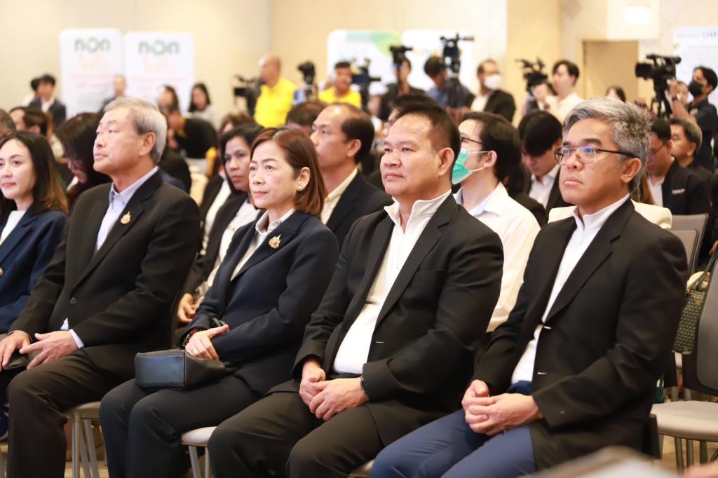 “ดีพร้อม” ผนึกกำลัง “บางจาก” ยักษ์ใหญ่น้ำมันเชื้อเพลิง จับมือ 5 พันธมิตรดันผลิต SAF หวังยกระดับธุรกิจการบินแห่งอนาคตสู่เป้าหมาย Net Zero ให้เติบโตอย่างยั่งยืน ตามนโยบาย รมว.เอกนัฏ