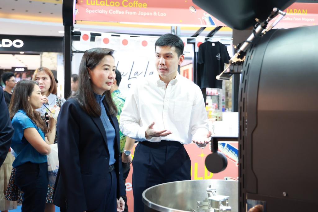 “อธิบดีณัฏฐิญา” บินตรงเมืองล้านนา นำทัพ ผปก. ดีพร้อม ร่วมงาน Thailand Coffee Hub 2025 ภาคเหนือ โชว์ศักยภาพดันซอฟต์พาวเวอร์อาหารไทย ขานรับนโยบาย รมว.เอกนัฏ