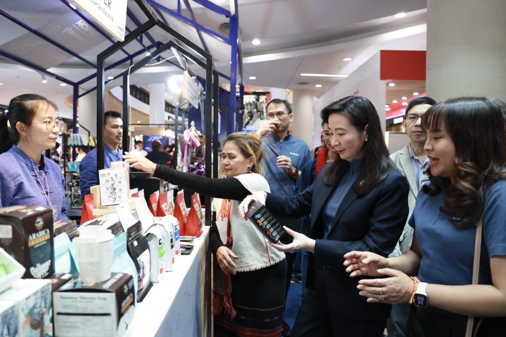 “อธิบดีณัฏฐิญา” บินตรงเมืองล้านนา นำทัพ ผปก. ดีพร้อม ร่วมงาน Thailand Coffee Hub 2025 ภาคเหนือ โชว์ศักยภาพดันซอฟต์พาวเวอร์อาหารไทย ขานรับนโยบาย รมว.เอกนัฏ
