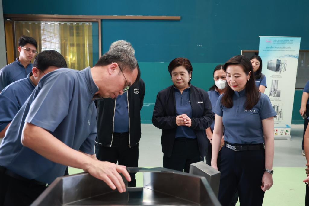 “อธิบดีณัฏฐิญา” แอ่วเหนือ ส่งมอบเครื่องจักร เดินหน้ายกระดับศูนย์ TIC ภูมิภาค หวังติดอาวุธเทคโนโลยีให้ ผปก. ตามนโยบาย รมว.เอกนัฏ